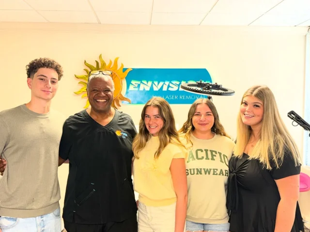 Our Patient brought her friends from University of Florida 🟠 🔵 🐊’s by to see laser treatment.  Go Gators🙌🏾. #universityofflorida #envisionlasertattooremoval #veniceflorida #gainsvilleflorida #portcharlottefl #riverviewfl